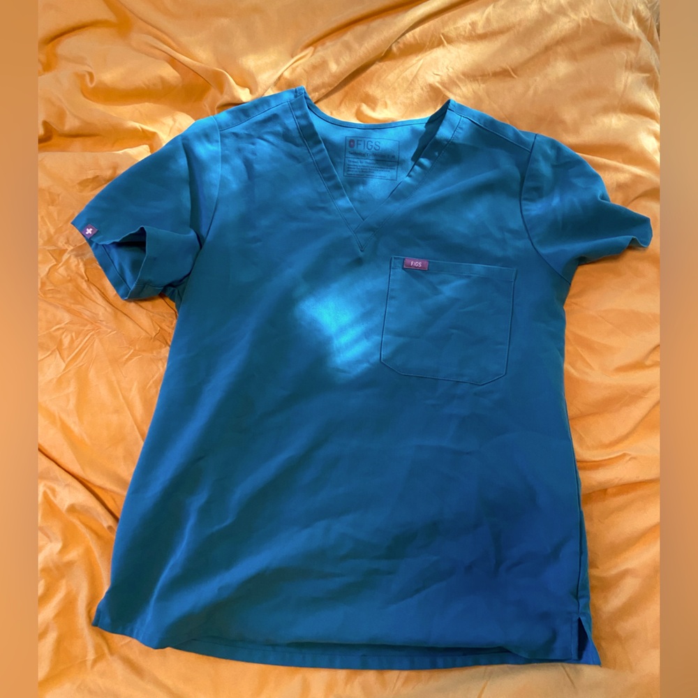 figs caribbean blue one pocket medium scrub top